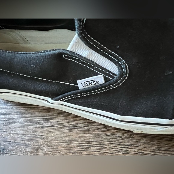 Men’s size 12 Black classic Vans slip ons. - Picture 2 of 8